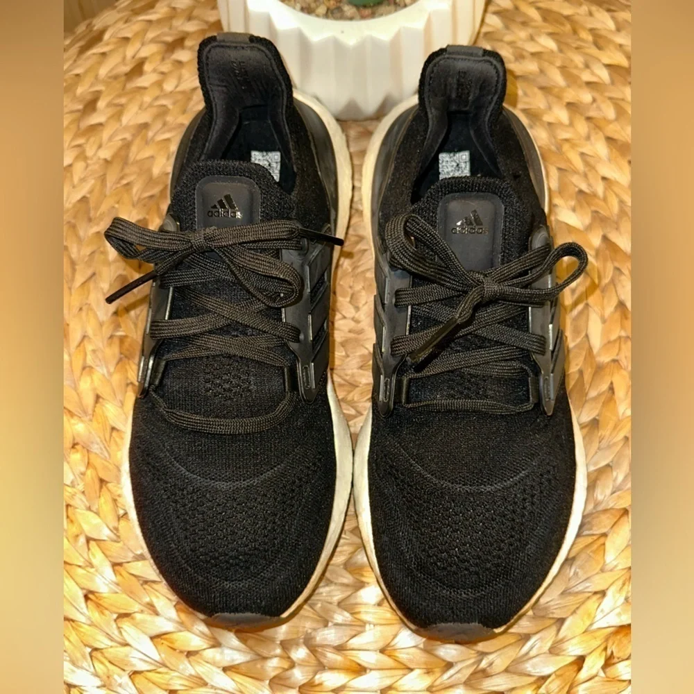 UEC ADIDAS UltraBoost 21 'Core Black Size 6 Big Kid